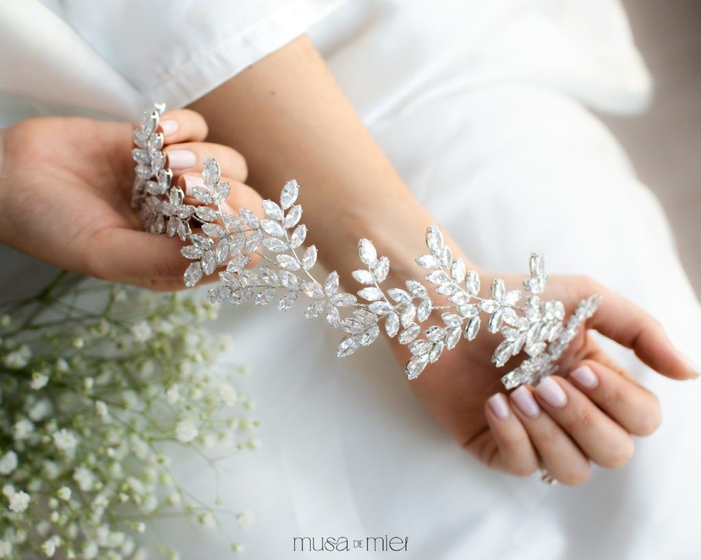 #musademiel #novias #tocados #elegantes #moda #Fashion #Novia #boda