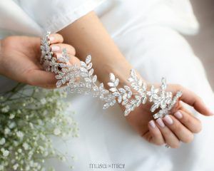 #musademiel #novias #tocados #elegantes #moda #Fashion #Novia #boda